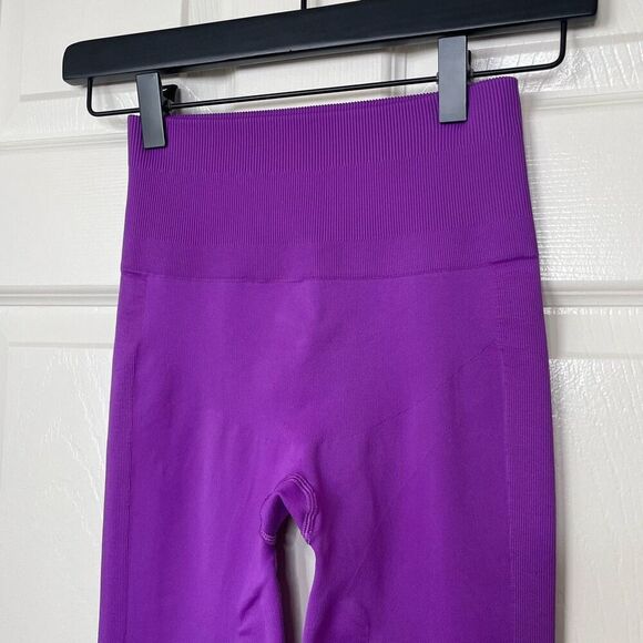 Lululemon Compression Ultra Violent Zone In Thight Seamless Leggings size 2 - Picture 3 of 11